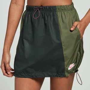 Nike RARE NSW Icon Clash Skirt